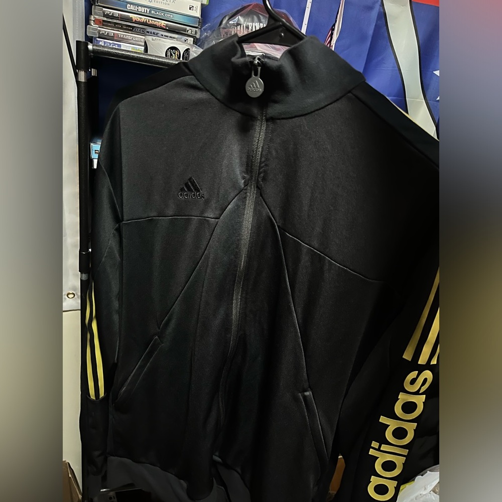 Adidas Men’s Jacket Black Gold Stripes Size XL New